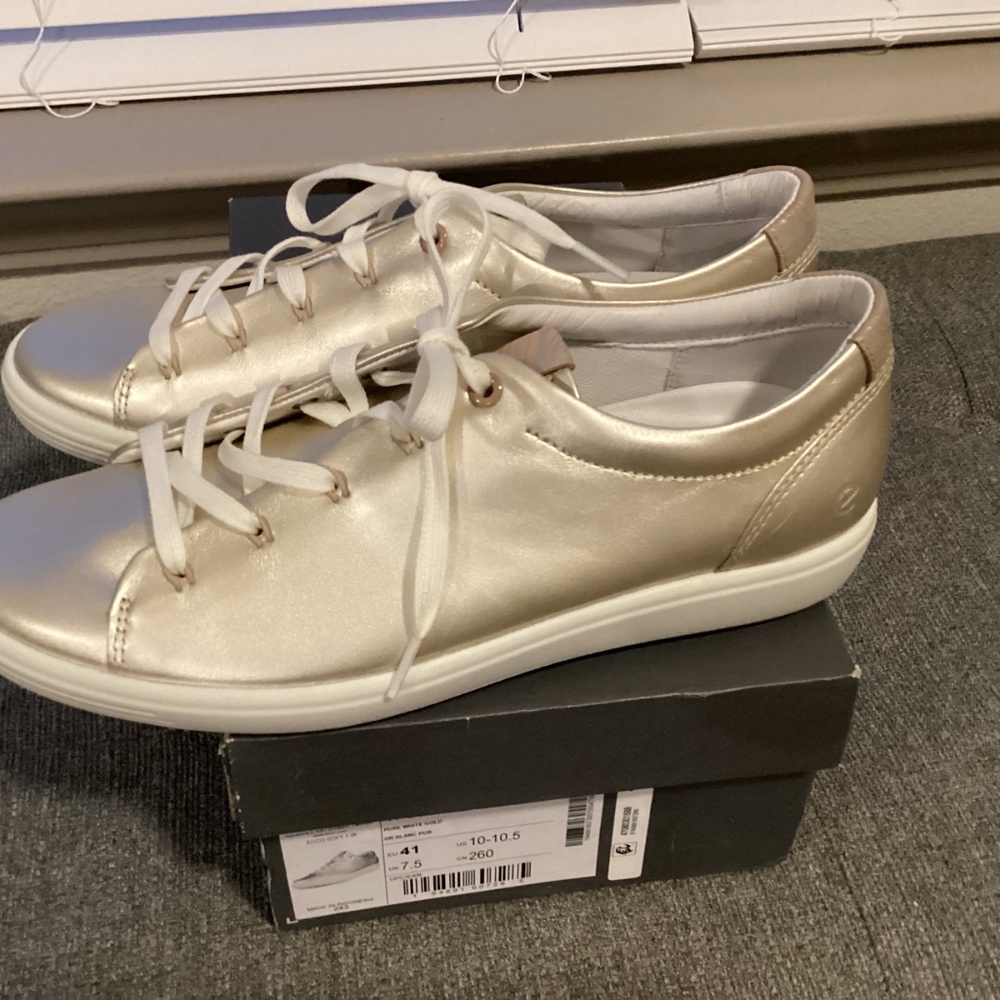 Ecco Women's Soft 7 Dainty Sneakers, size US 10/EU 41 - Picture 2 of 10